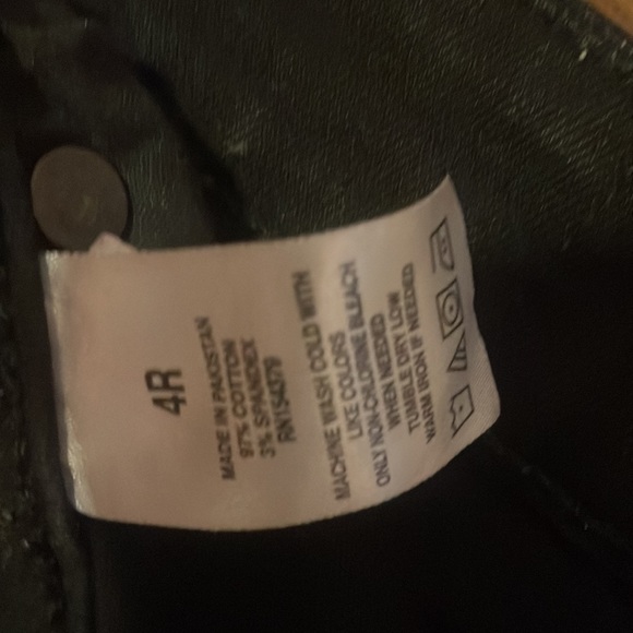 ripped jean shorts, size 4, Aeropostale, bran new - Picture 2 of 3